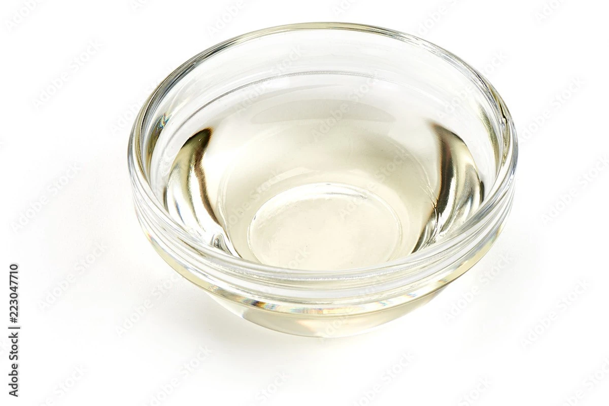 Ocet v ledničce pohltí všechny pachyty během jedné noci - image 1