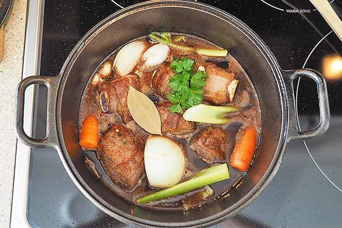 Bobkový list do mouky: 100 let starý trik proti molům v kuchyni