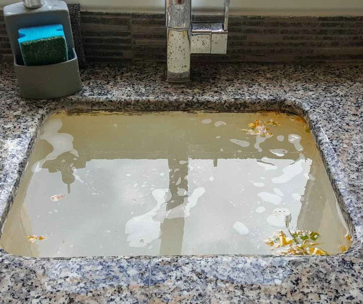 Instalatéři vás prosí: nikdy nevylévejte tento olej do odpadů - image 2