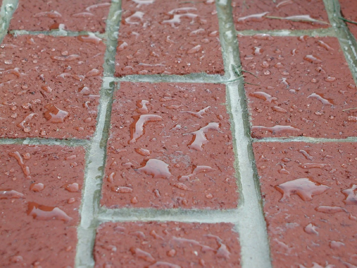 Zedníci vám prosí: nikdy nepoužívejte tento olej na fasádu - image 2