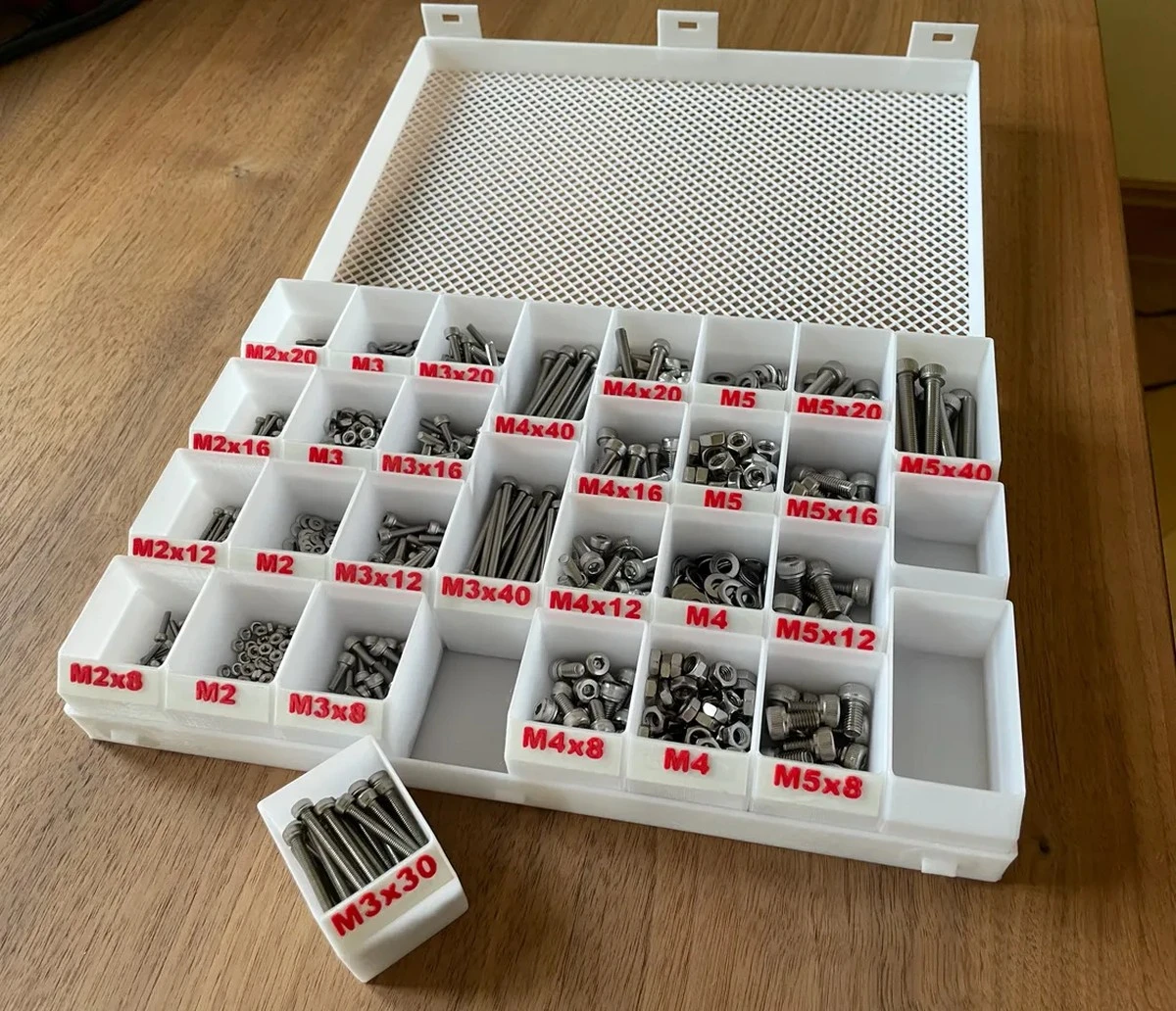 Krabička od zápalek jako ideální zásobník malých šroubů a součástek - image 2