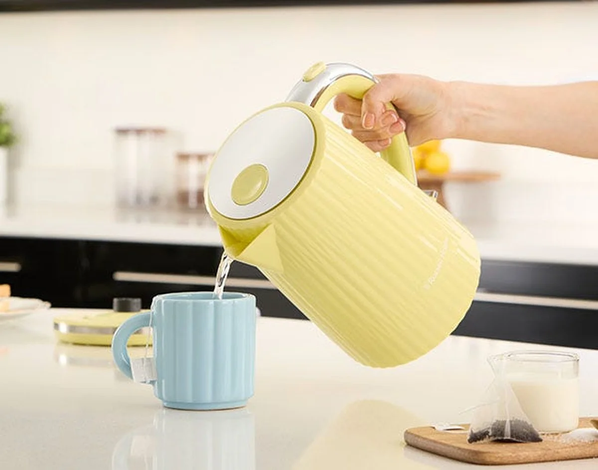 Citronová šťáva v čajníku: proč se vám změnila kvalita vody