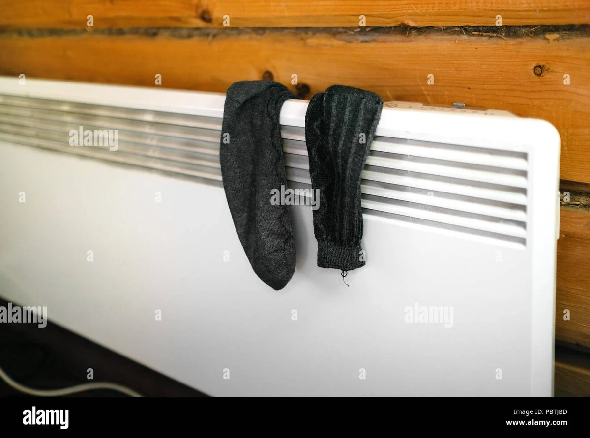 Staré ponožky na topné těleseso: proč elektrikáři tuto chybu nenávidí