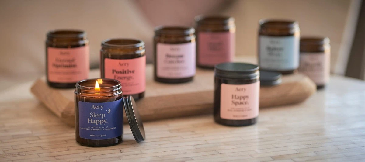 Máslo na skleničce od svíčky: nejoddajnější způsob, jak ji odstranit