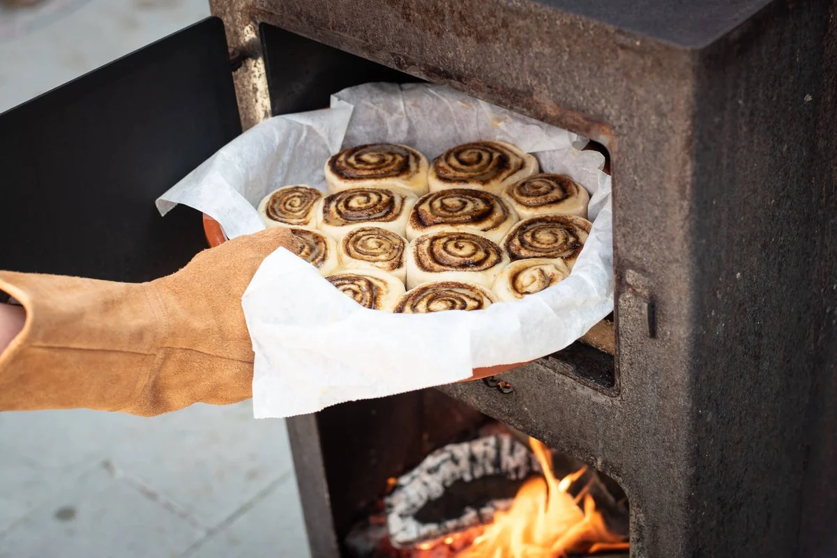 Skořice v troubu během větrání: starý trik proti plísni a vůni
