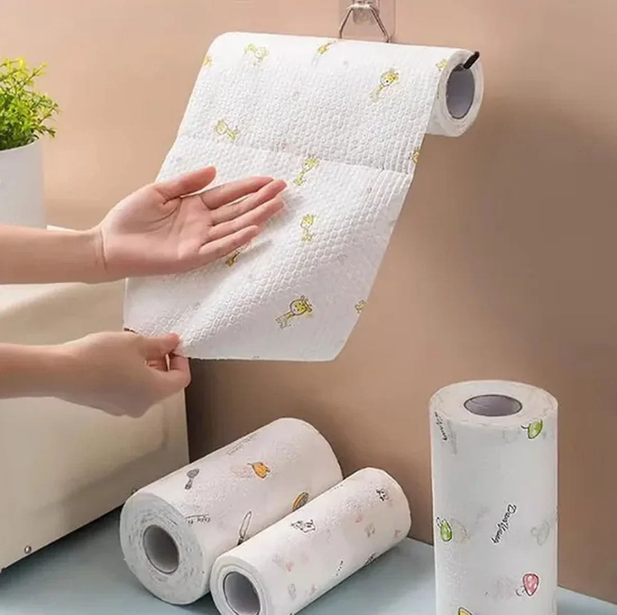 Kuchyňské papírky a citron: levnější řešení než drahý čistič do mikrovlnky - image 1