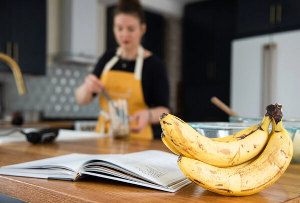 Banánová slupka na nádobí funguje líp než moderní prostriedky - image 2