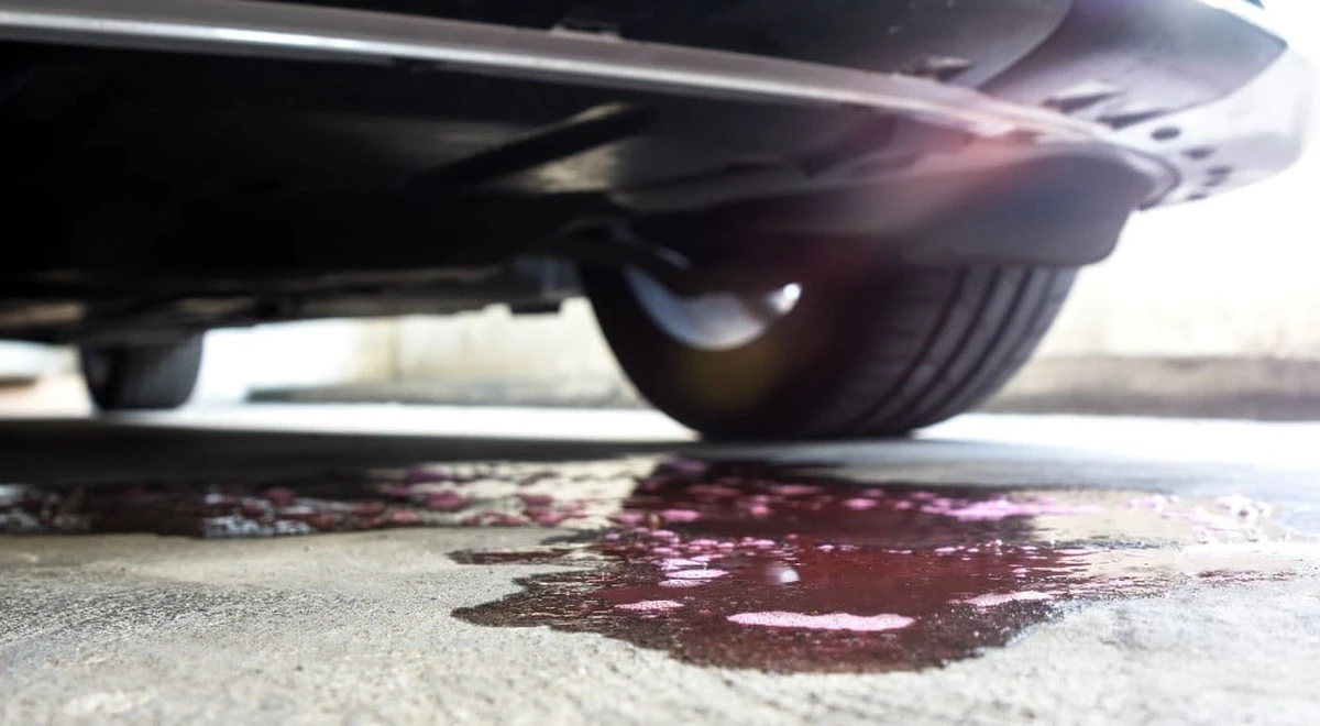 Papírová utěrka za radiátor: trik proti zatékání a vlhkosti v rozích