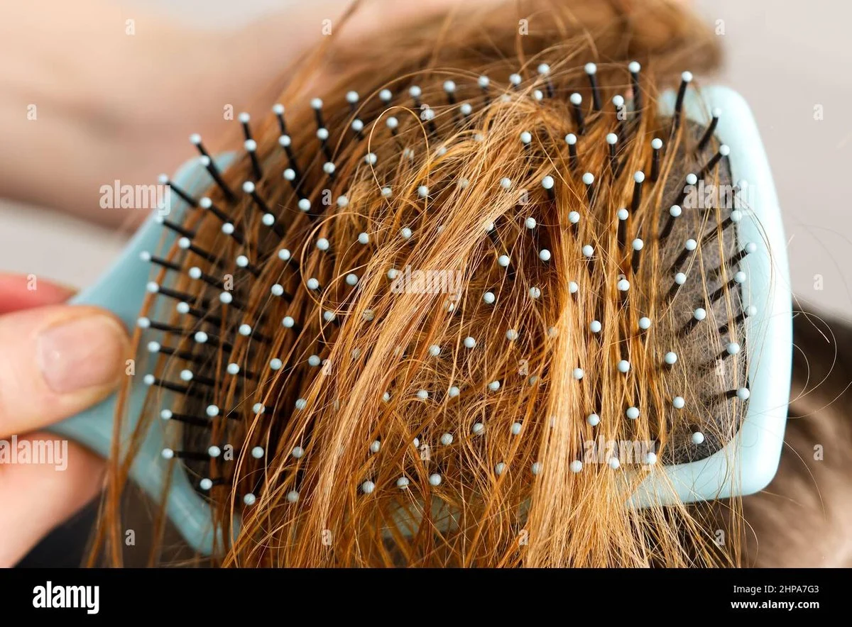 Kadeřnice vám nemůže říci, proč si koupi tento druh kartáčku – poškozuje vlasy