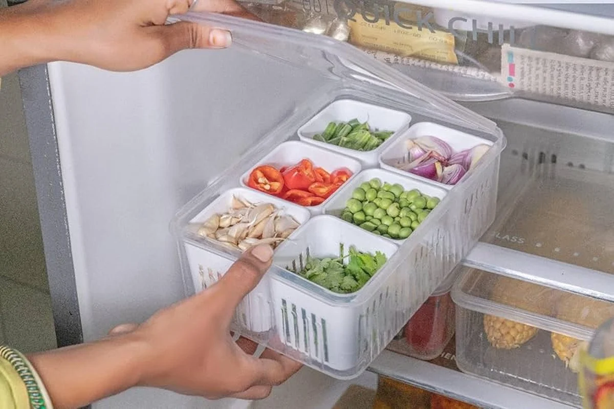 Krabice od cibule v lednici prodlužuje čerstvost zeleniny o 3 týdny