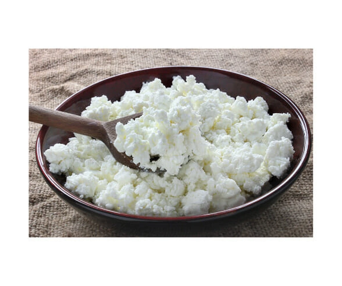 Jak zásypat špinavé skvrny na koberci obyčejným tvarohem