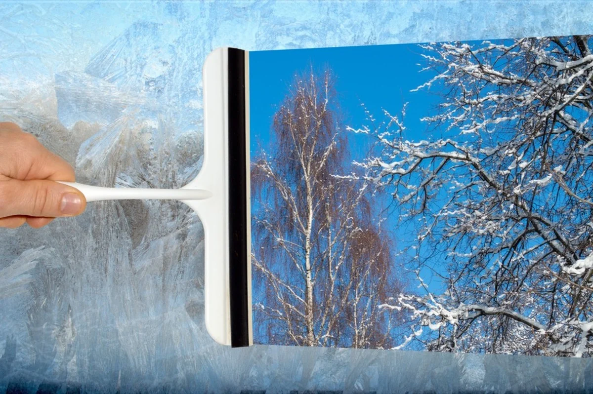 Ocet na okna v zimě: proč to profesionální čistky skrývají