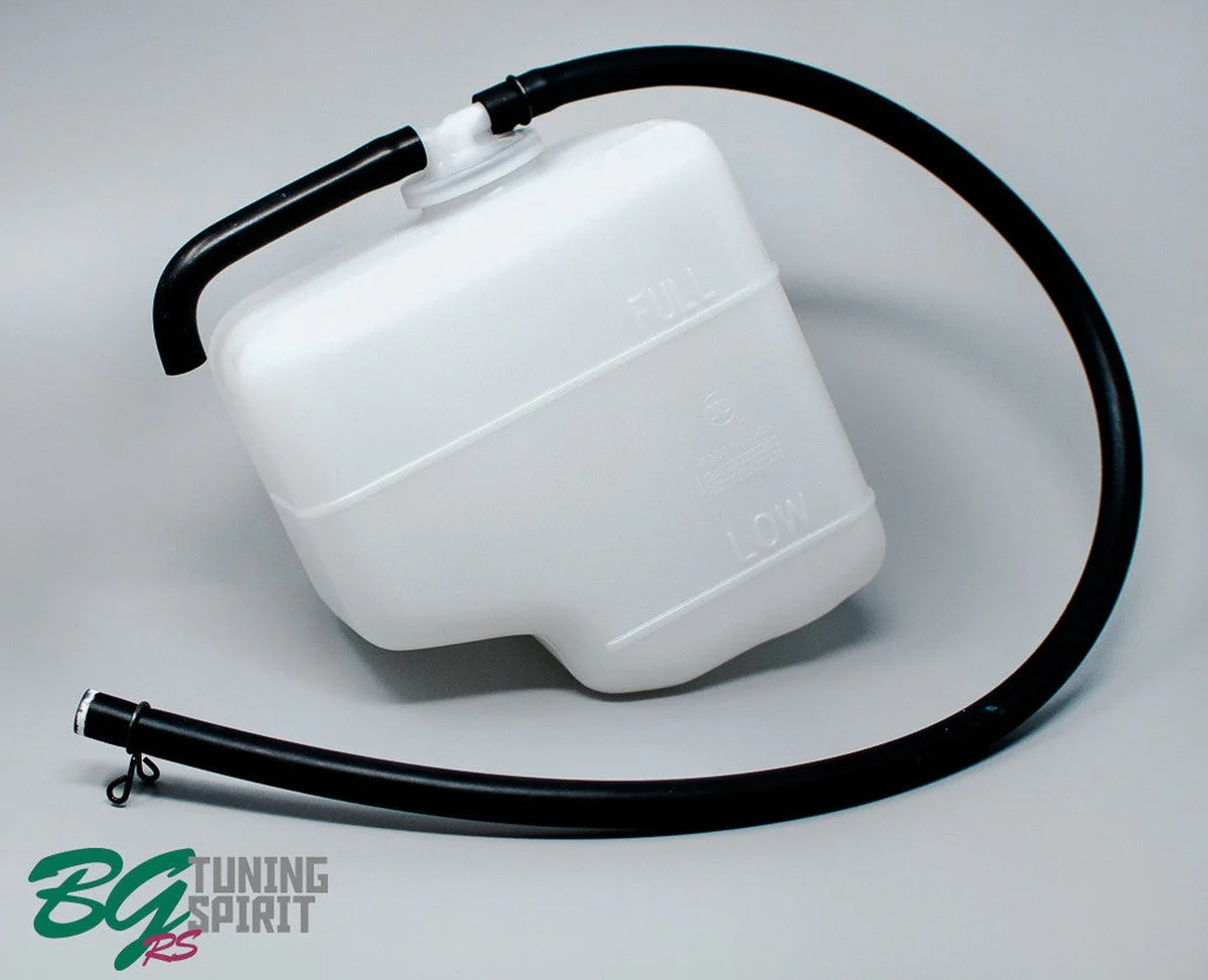 Plastová láhev za radiátorem? Zvýší efektivitu vytápění o třetinu