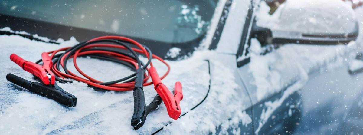 Startovací kabely do mrazáku? Proč to dělají elektrikáři v únoru