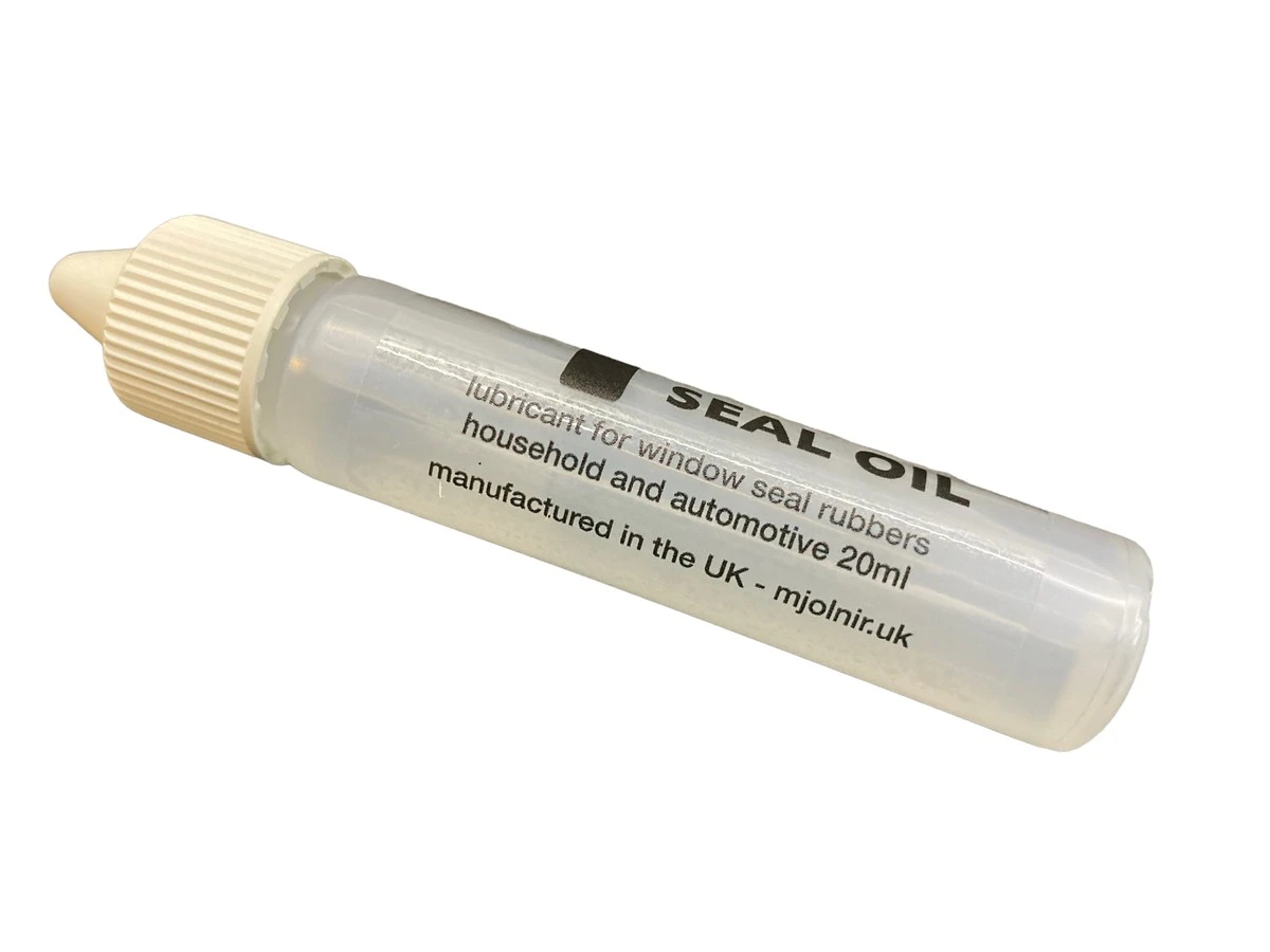 Kokosový olej na těsnění okna: proč jej používají řemeslníci místo silkonů - image 1