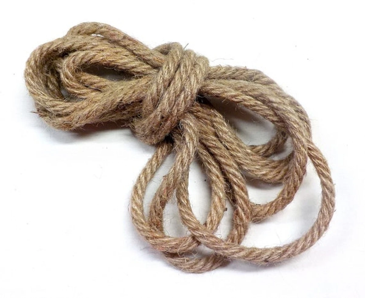 Konopné lano na okna místo těsnicí pásky – český trik proti průvanu