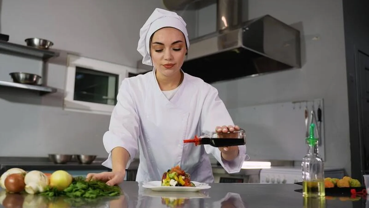 Proč vrchní kuchaři vždy přidají ocet do vroucí vody