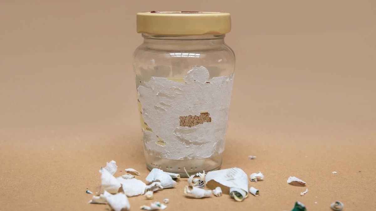 Soda na sklenice: jak odstranit zbytky lepidla bez chemie - image 2