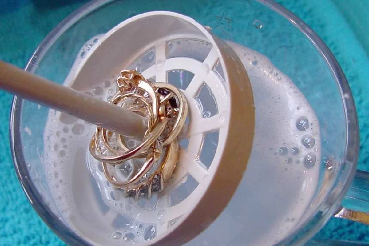 Ketchup na šperkech? Jak se čistilo před chemickými prostředky - image 2