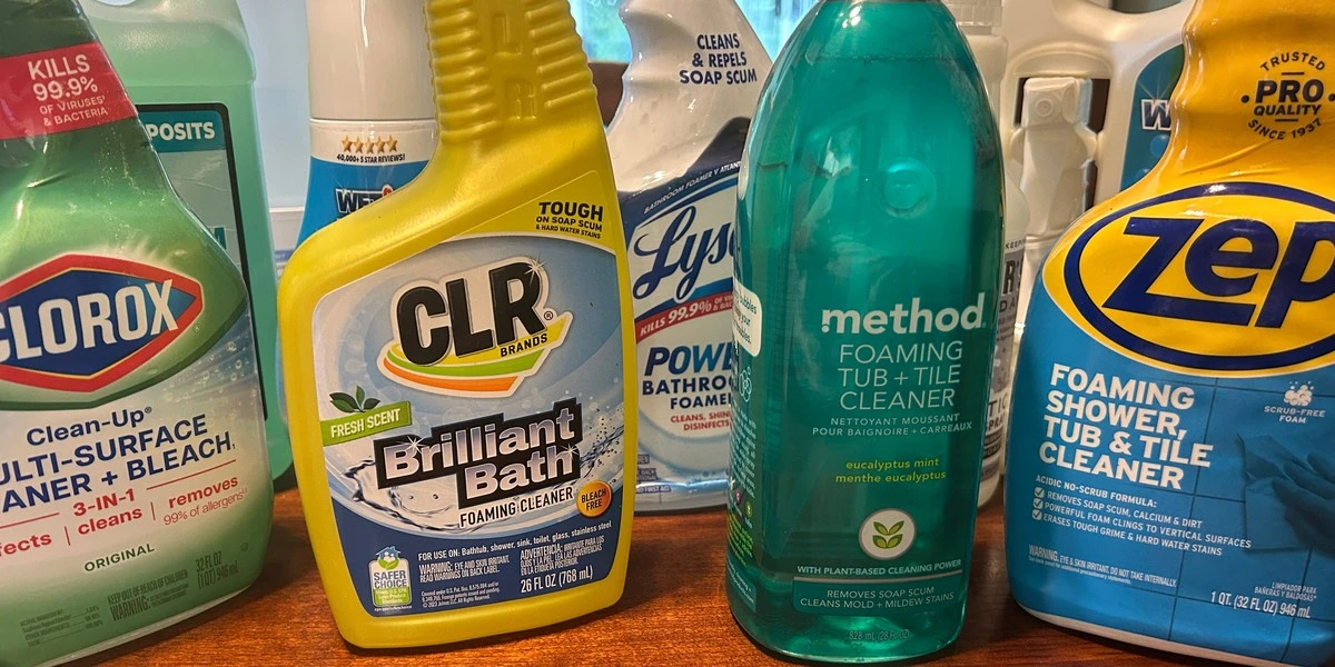 Tesaři vás varují: ten čistící prostředek ničí vaši vanu trvale