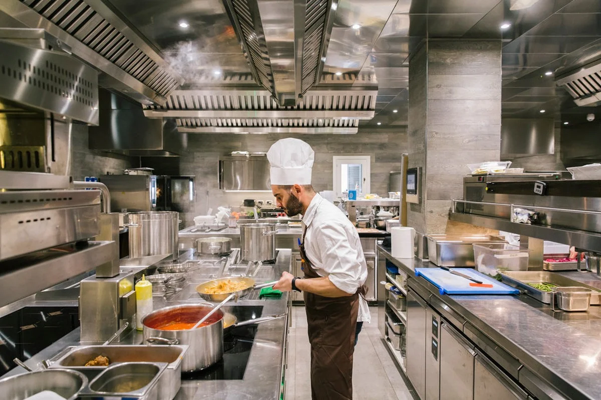 Proč šéfkuchaři vždycky přidávají octovou esenci do vroucí vody s vejci - image 2