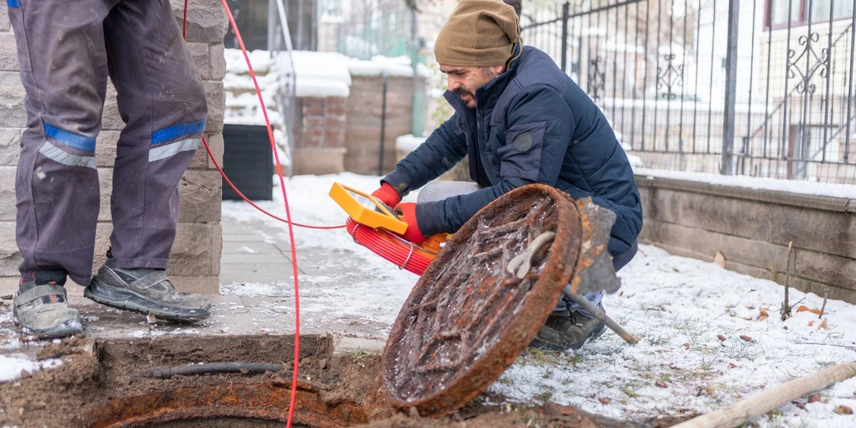 Sůl v kádi? Proč to instalatéři vždycky dělají v listopadu