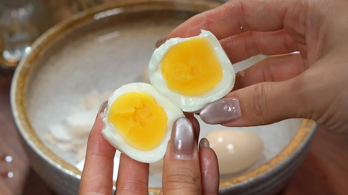 Proč profesionální kuchaři vždy přidají ocet do vařící vody na vejce - image 2