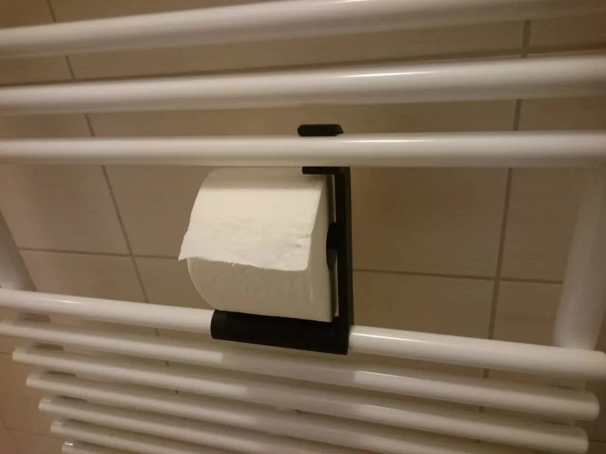 Papírový ručník za radiátor vymítá vlhkost lépe než odvlhčovač