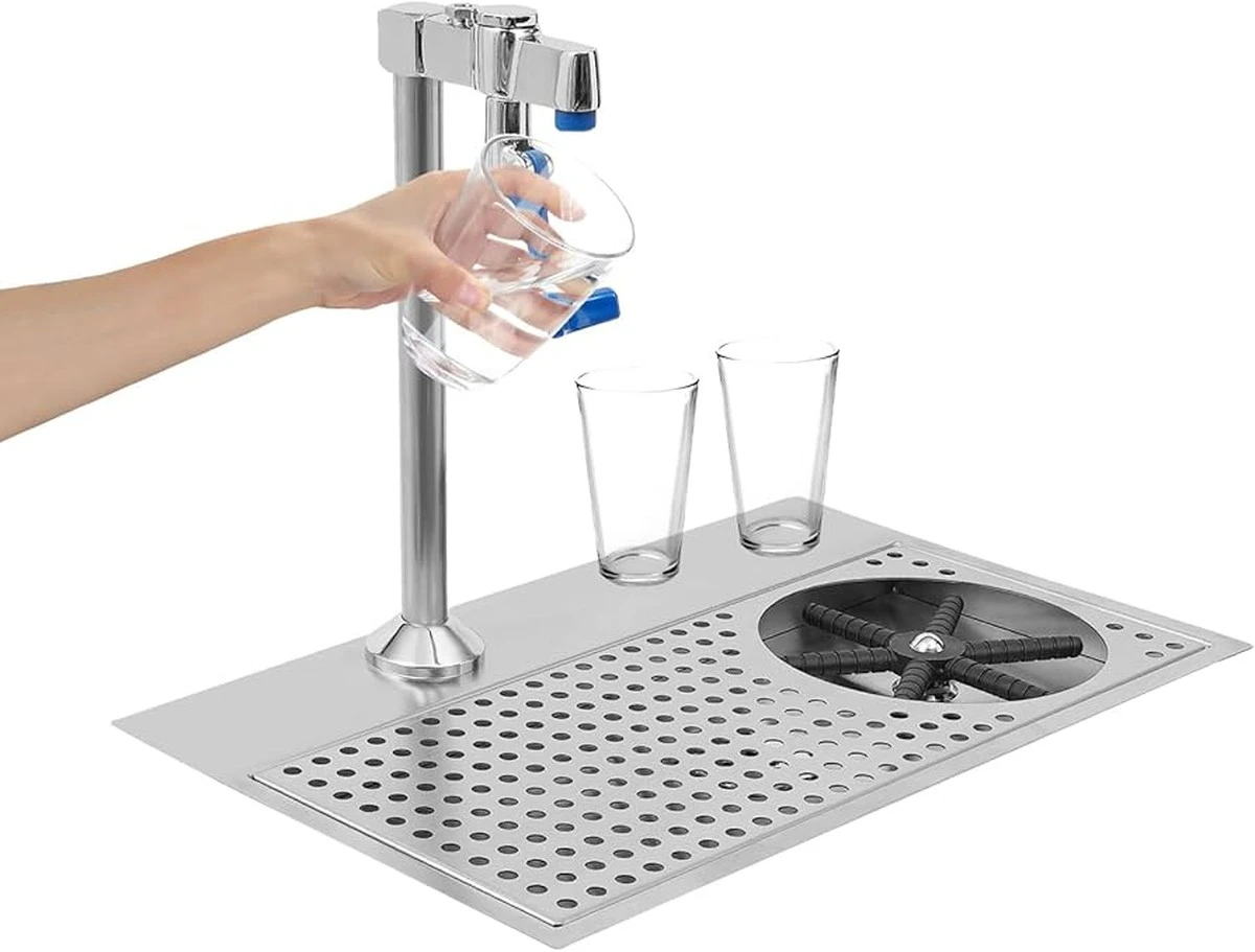 Sůl na zrcadlo? Proč to restauratéři dělají před sezonou