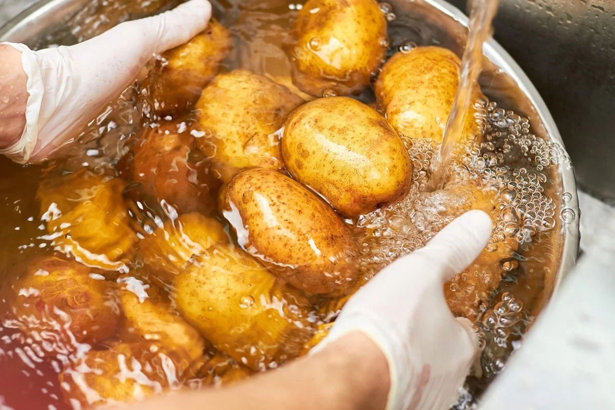 Syrová brambora na špíně na stěnách – překvapivě účinné