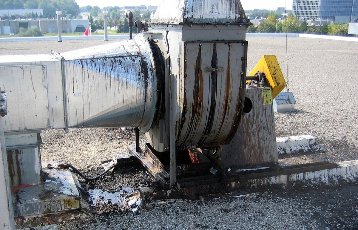 Zedníci vám prosí: nikdy nepoužívejte tento olej na fasádu