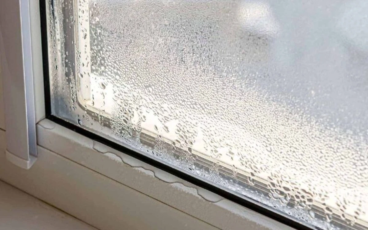 Octová páka na okna: jednoduché řešení zatékajících spár - image 1