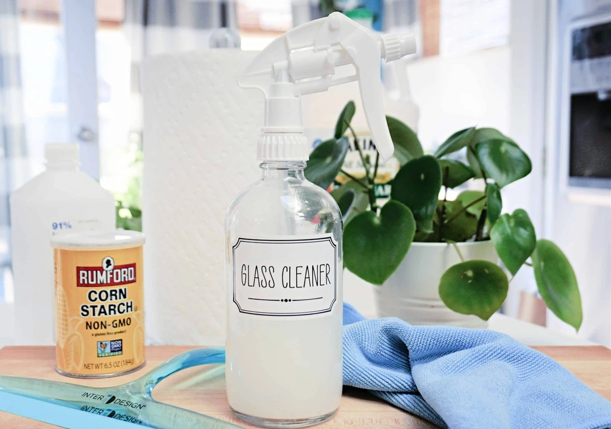 Kukuřičný škrob místo skleněné čističe: levnější a účinnější řešení