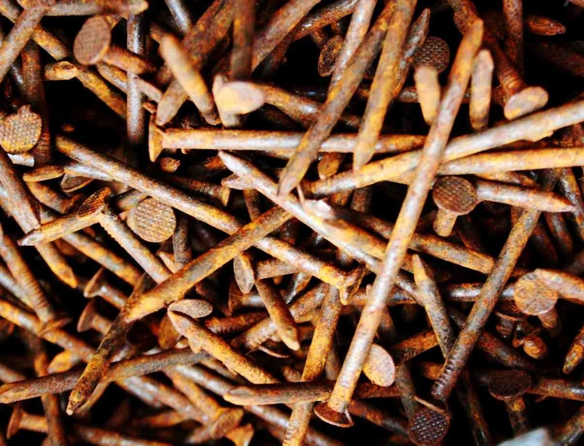 Tesaři varují: Nikdy nekupujte levné hřebíky na stavbě - image 2