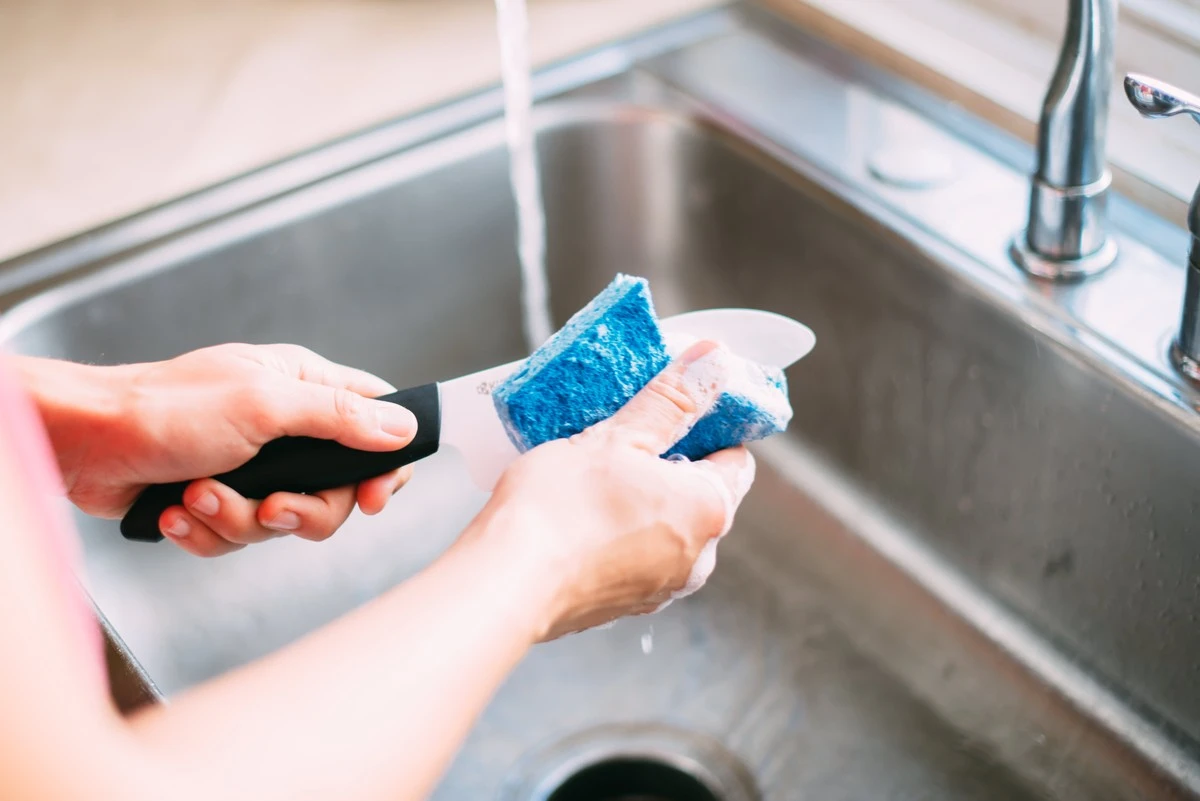 Sůl a citron na špinavé řezačky: čistí lépe než scour bez škrábání - image 2