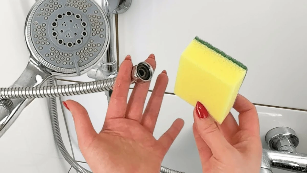 Instalatéři varují: nikdy sem netlačte tuto houbu