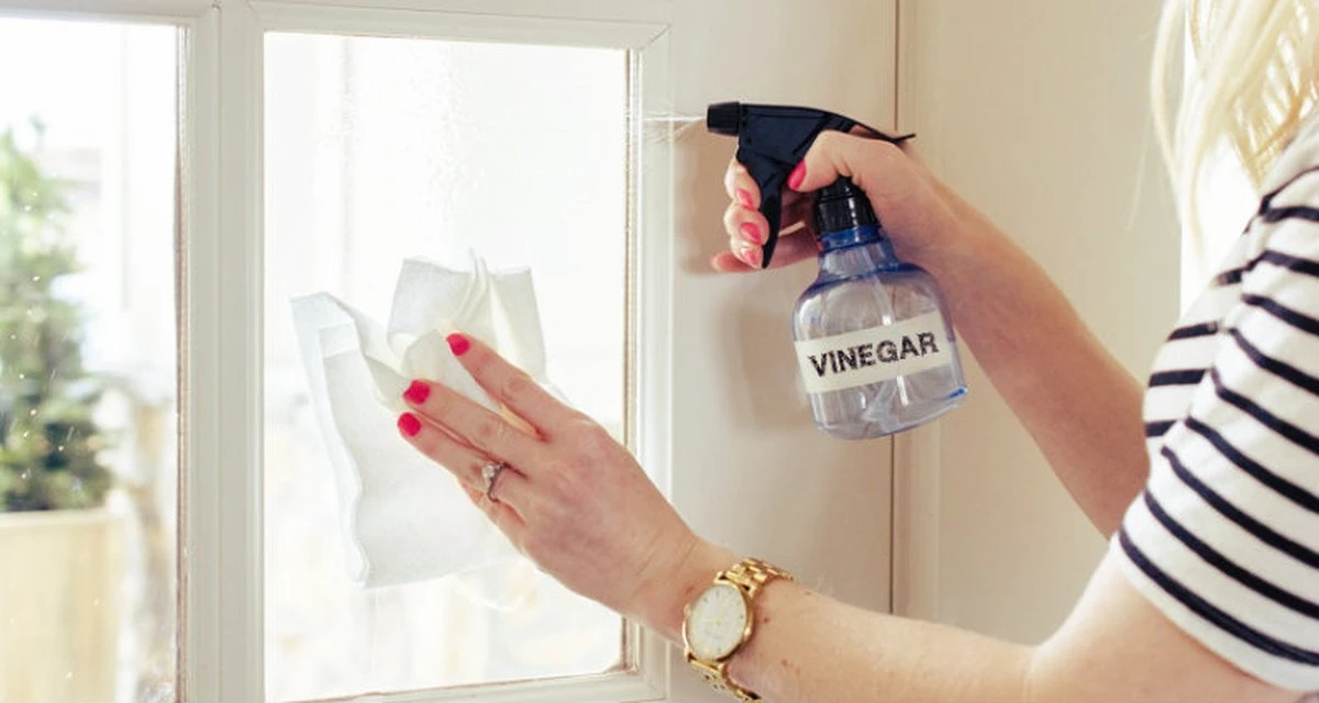Ocet na sklo a jedlá soda: kombinace, kterou čistí i hvězdy v televizi - image 2