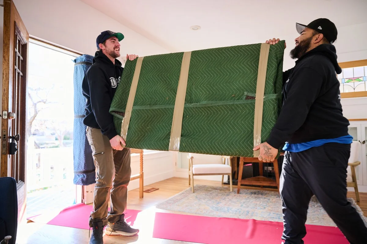 Páska od slepení se používá na zrcadla. Důvod vás překvapí - image 2