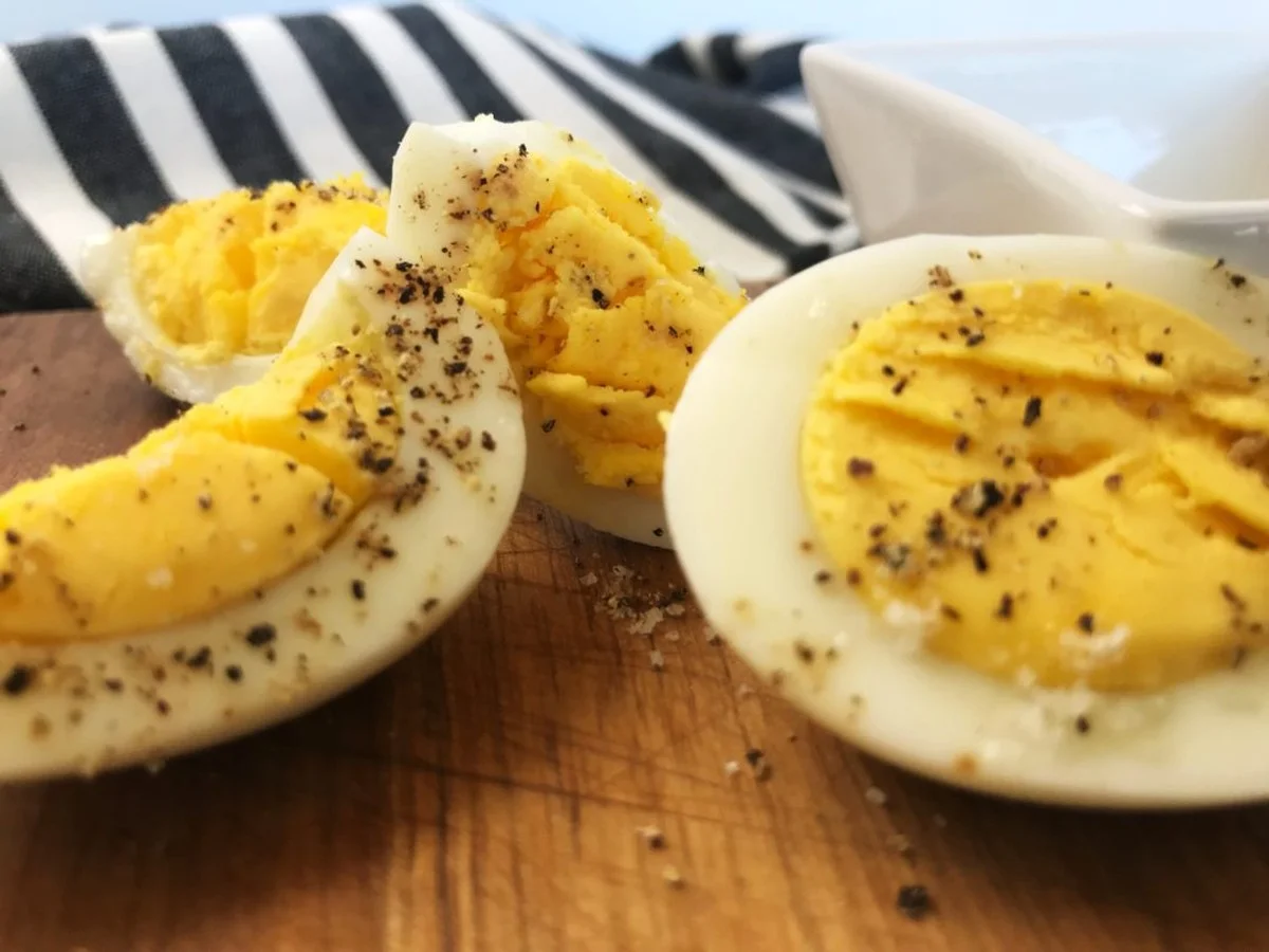 Proč všichni šéfkuchaři přidávají ocet při varu vajec - image 1