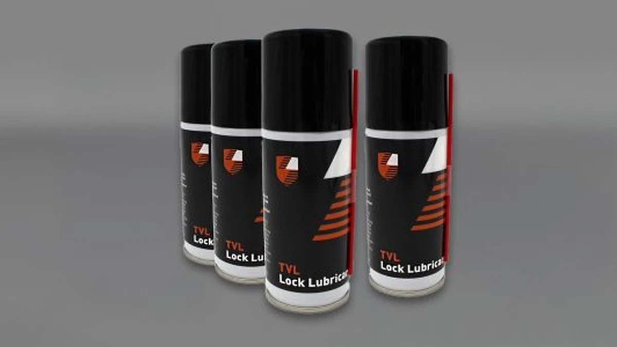 Pár kapek oleje do zámku na dveřích a klíč už vás neutrápí - image 1