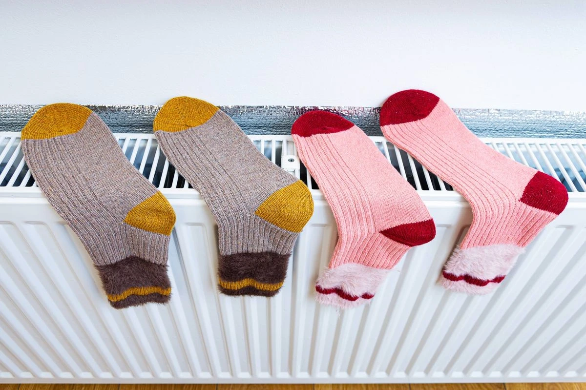 Starý ponožka místo utěrky? Geniální způsob čištění radiátorů