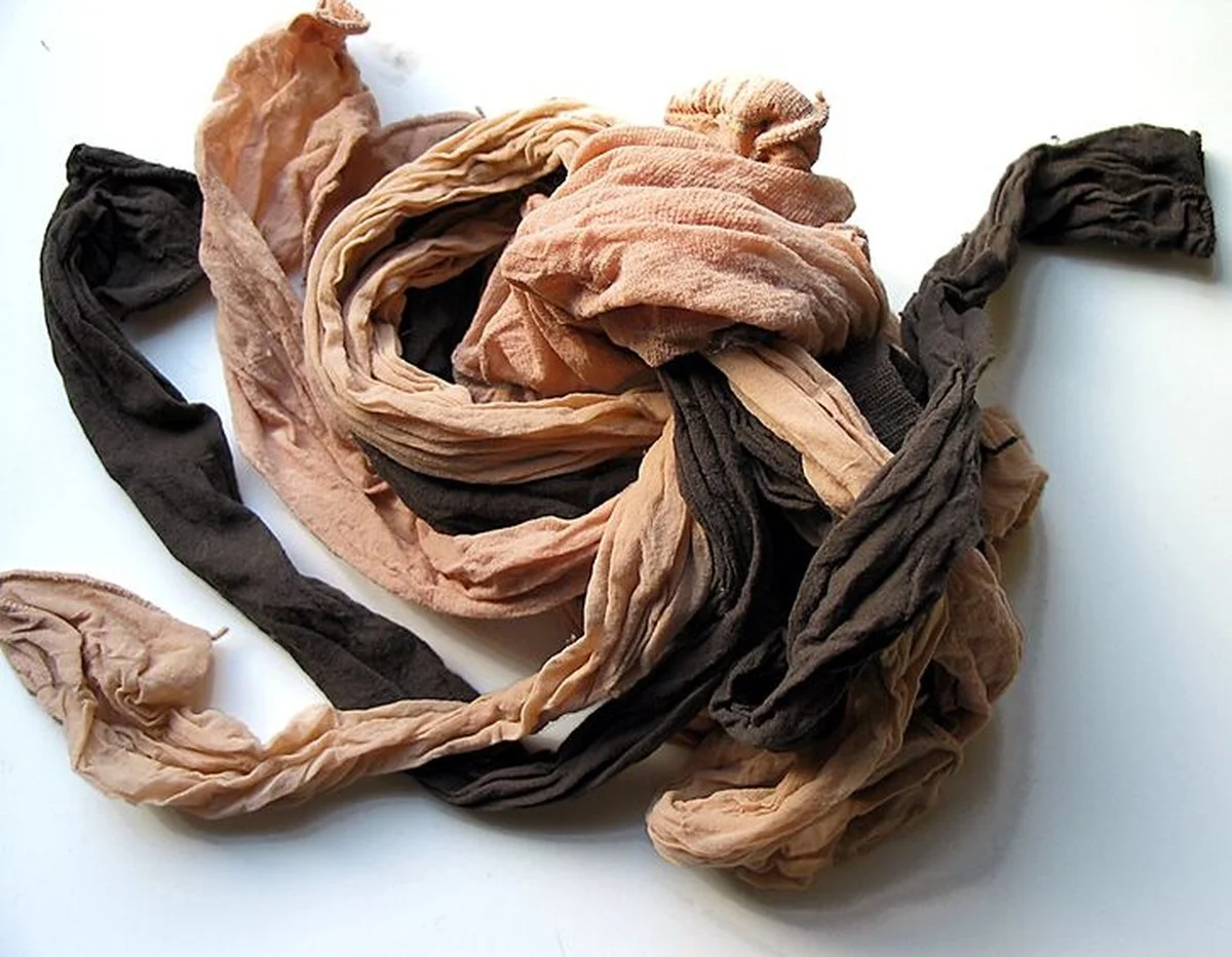 Starý punčocháč místo drahého vysavače na okna: funkční inovace - image 2