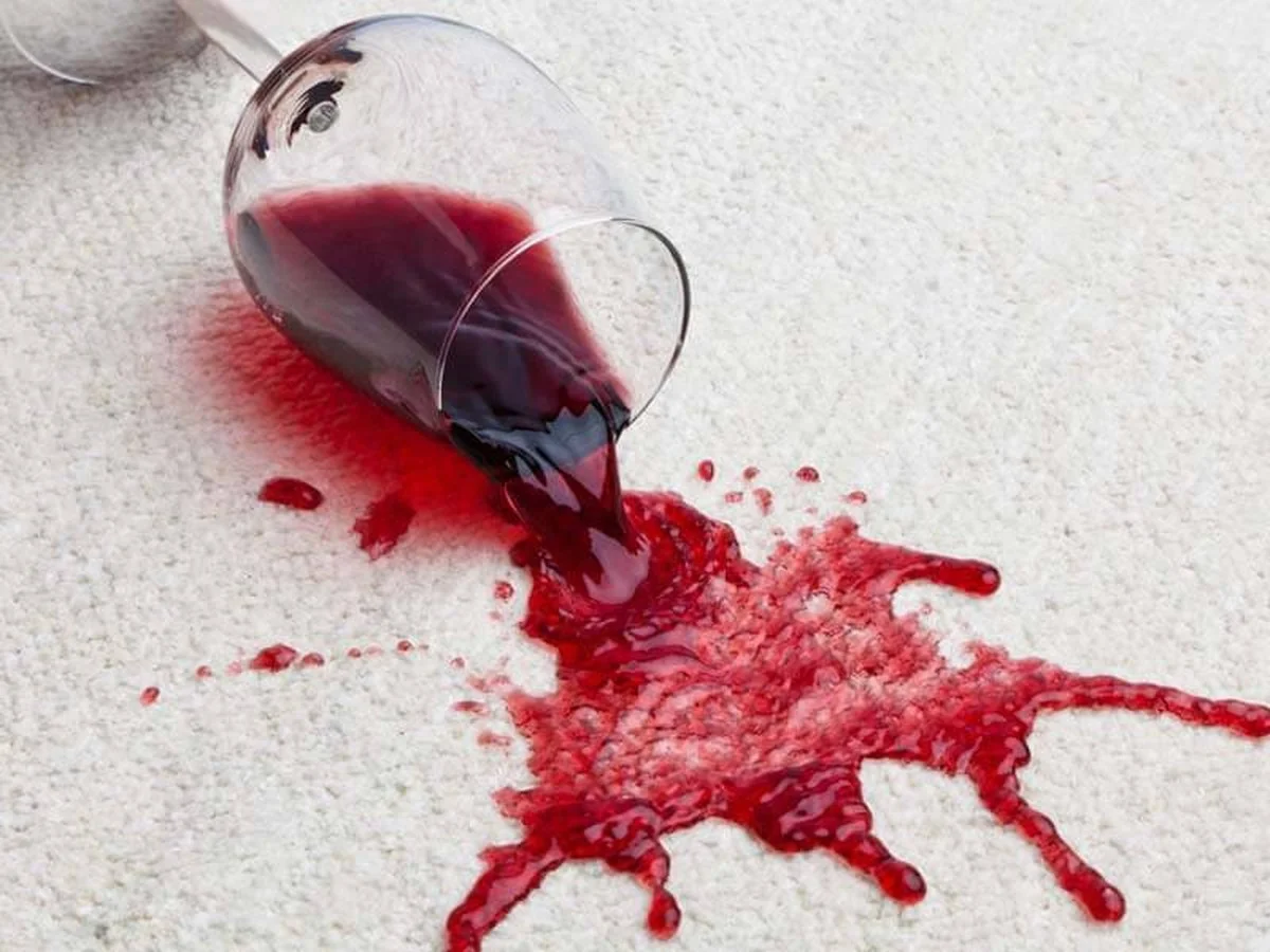 Sůl a ocet na skvrně od vína – co se stane za 5 minut - image 2