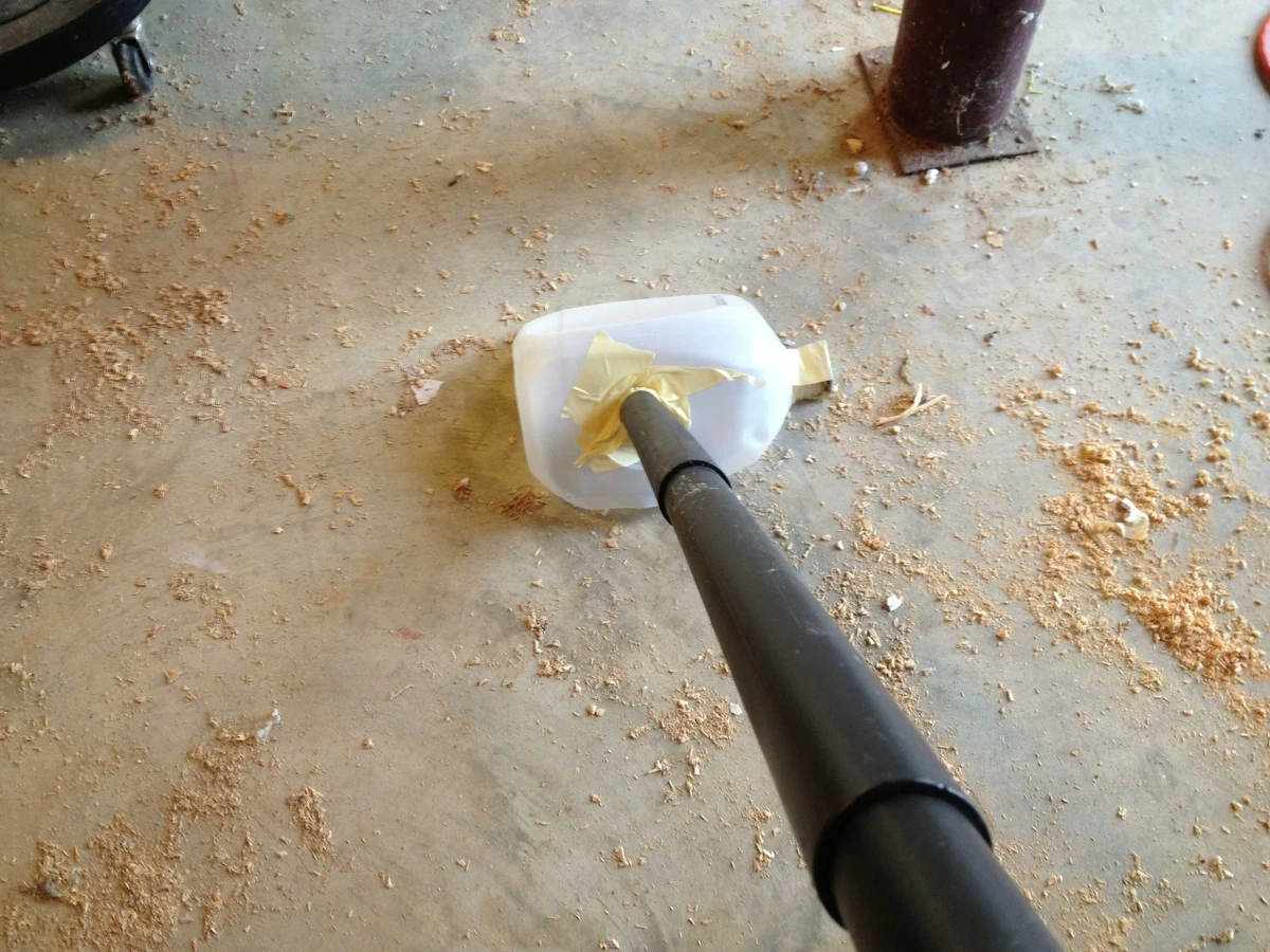 Plastová brčka v hadici vysavače? Trik na překvapivě čisté roholy - image 1