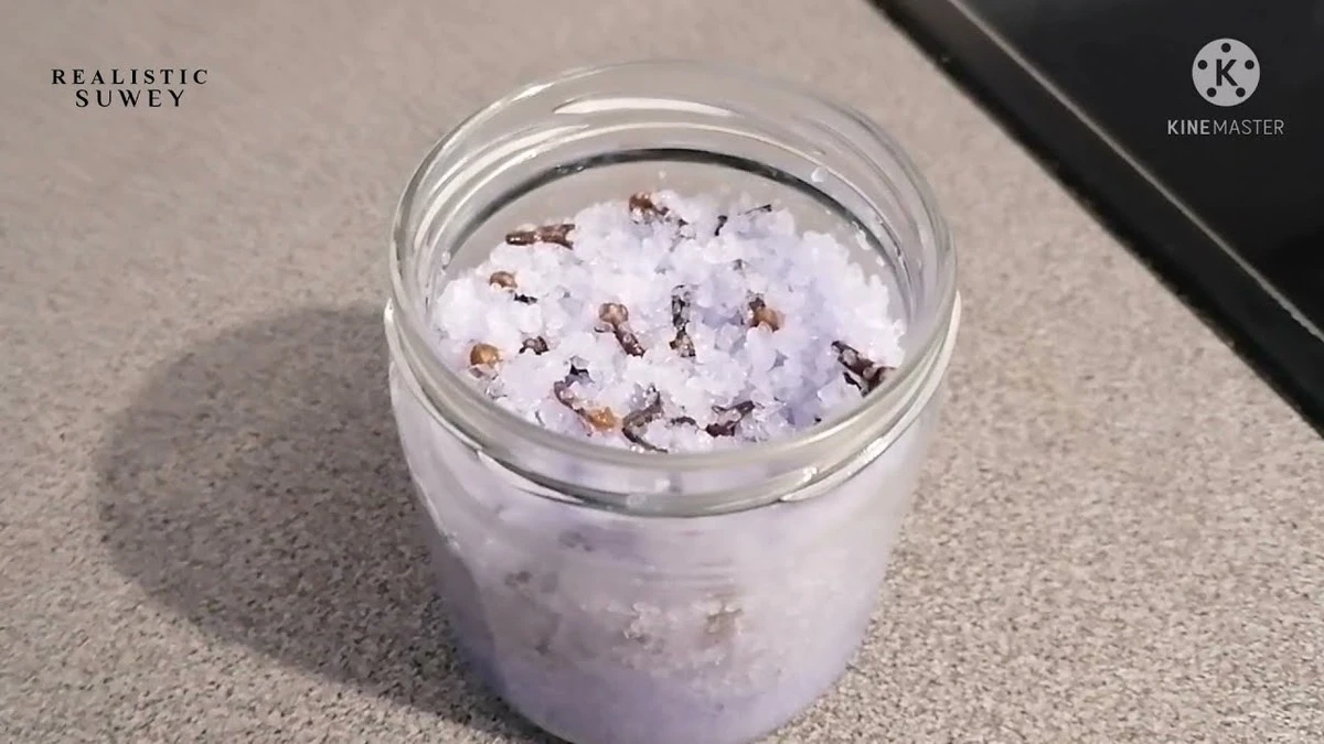 Kuchyňská sůl rozptýlí pachy z lednice lépe než trikrát dražší filtry - image 2