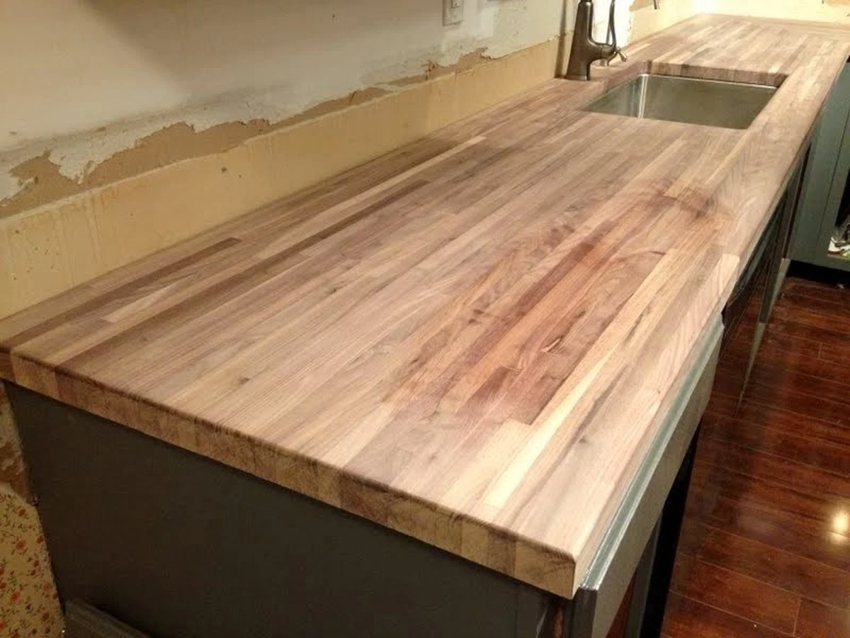 Rozpuštěný vosk na pracovní desku? Restaurátoři jej používají 50 let - image 1