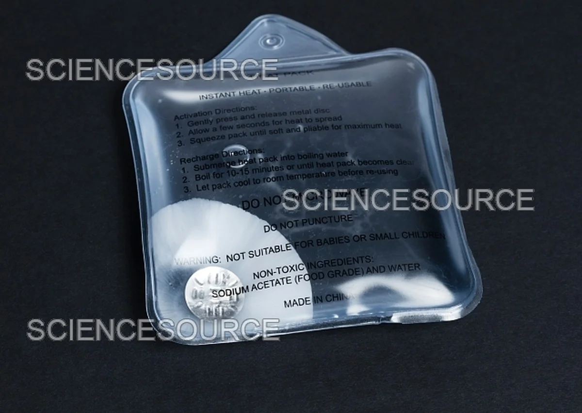 Obyčejný octán za radiátorem? Zkraťuje účty o 30 procent